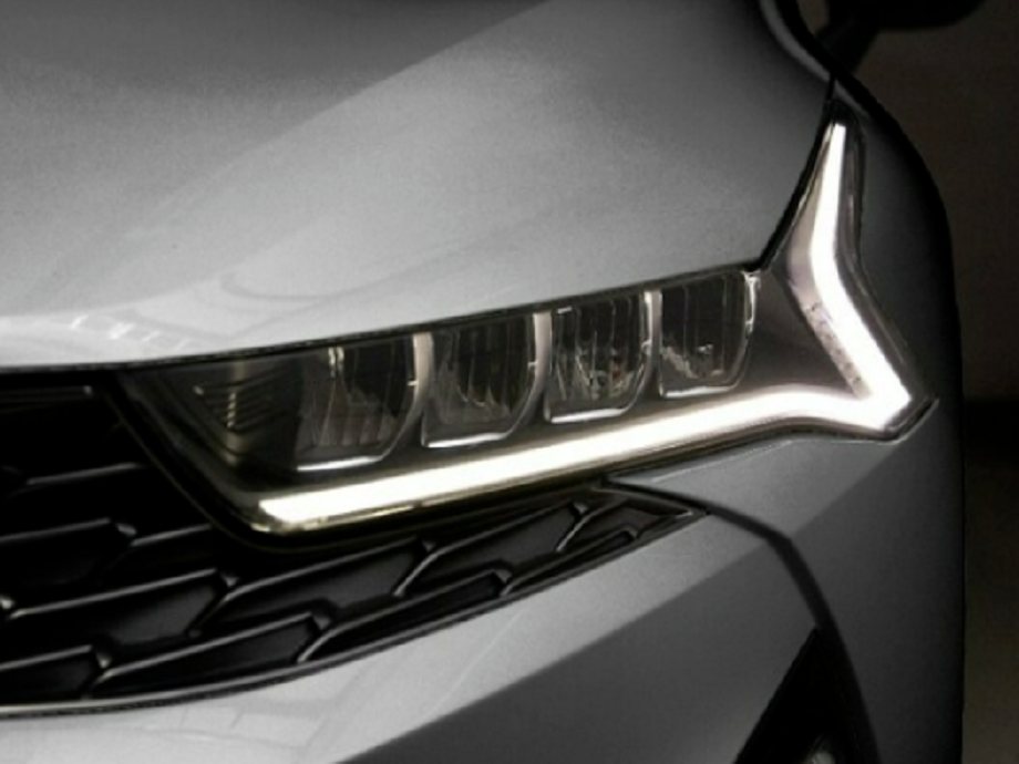 三养社开发用于汽车日间行车灯的高透光率PC聚碳酸酯